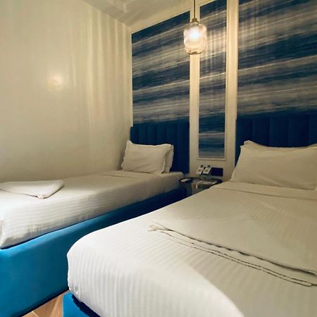 Palm Breeze Hotel - Colaba Mumbai Exterior photo