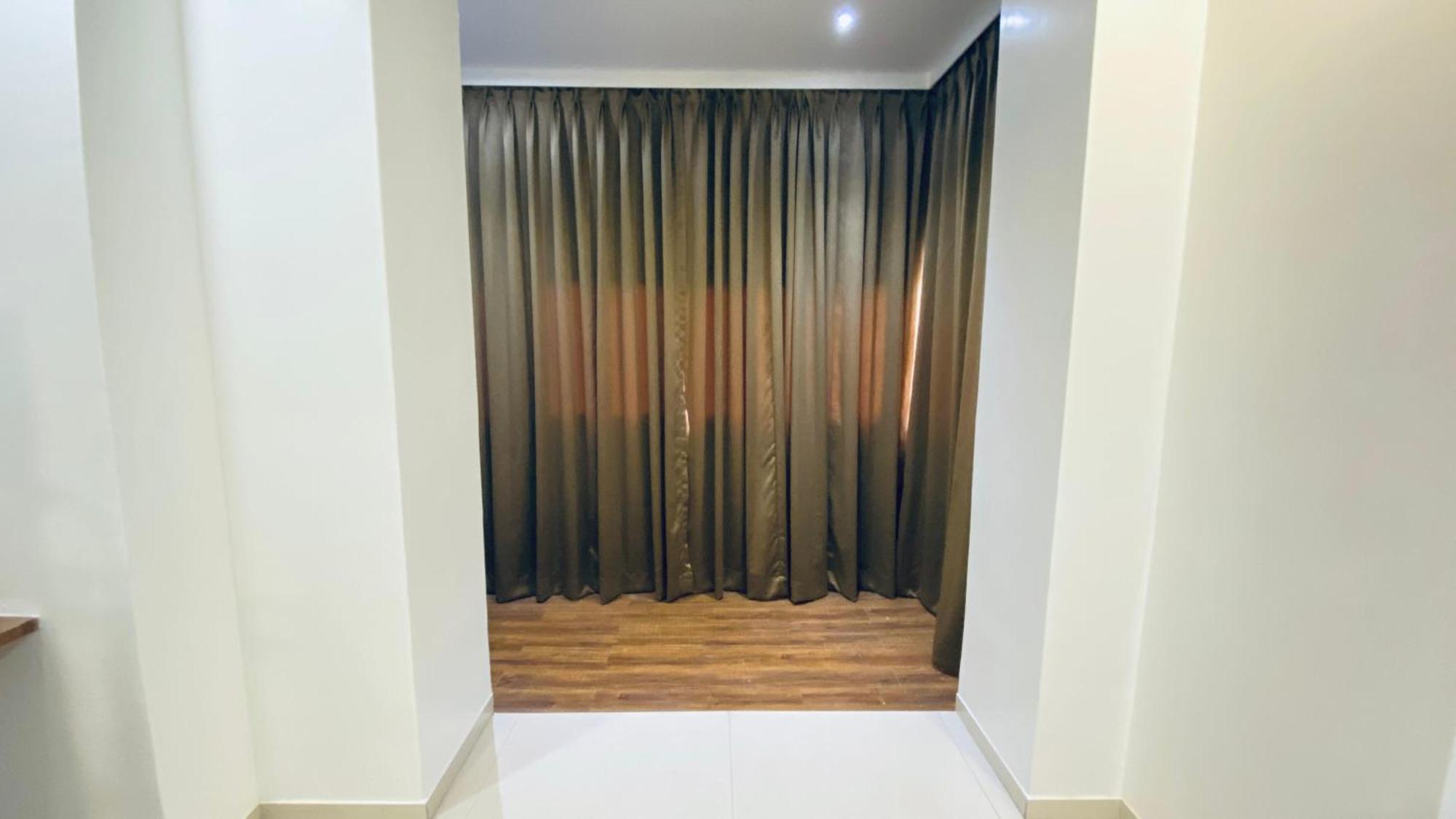 Palm Breeze Hotel - Colaba Mumbai Exterior photo
