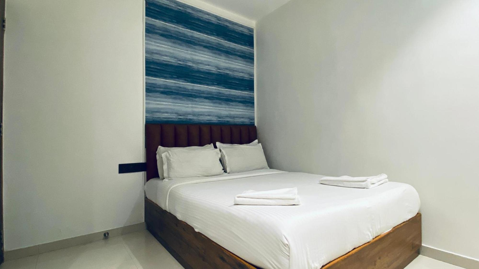 Palm Breeze Hotel - Colaba Mumbai Exterior photo